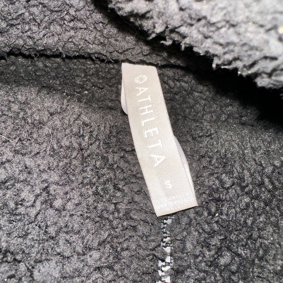 Athleta Tugga Sherpa Jacket - Size Small - Picture 5 of 5